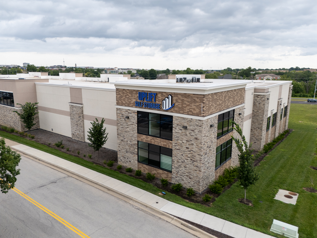 Commercial aerial exterior